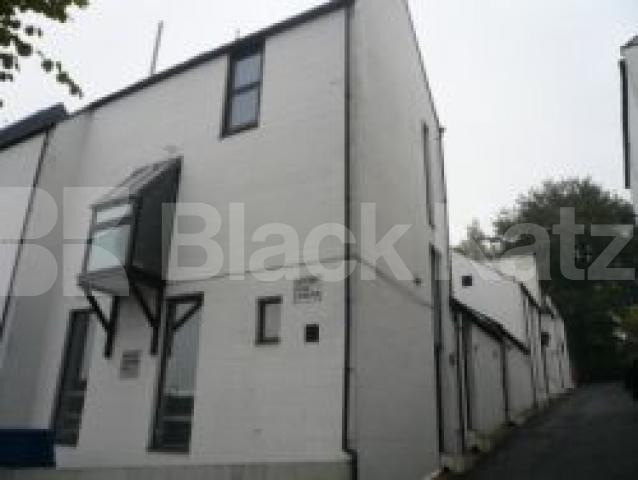 			AMAZING!!!, 2 Bedroom, 1 bath, 1 reception Flat			 Tile Kiln Lane, HIGHGATE N6